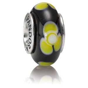 Black and yellow flower glass bead